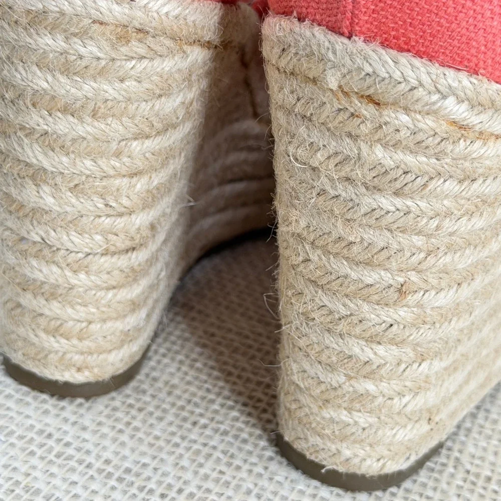 Michael Michael Kors Damita Coral Pink Canvas Espadrille Wedge Sandals‎ Size 8M